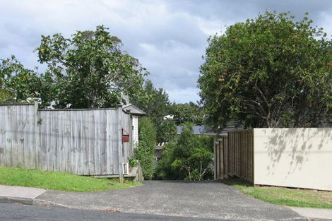 Photo of property in 1/28 Selwyn Crescent, Forrest Hill, Auckland, 0620