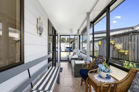 Photo of property in 30 Nikau Street, Inglewood, 4330