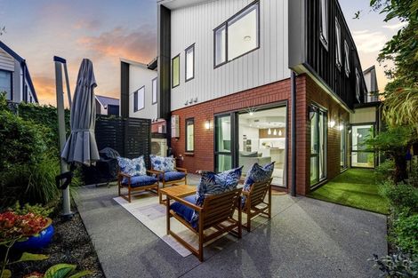 Photo of property in 2 Windlass Street, Long Bay, Auckland, 0630
