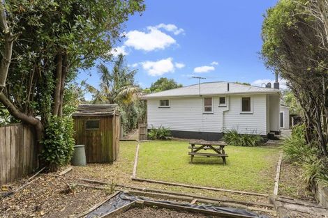 Photo of property in 12 Mayburn Road, Te Atatu Peninsula, Auckland, 0610