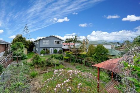 Photo of property in 12 School Road, Te Atatu South, Auckland, 0610