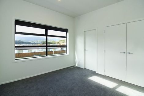 Photo of property in 19-19a The Strand, Wainuiomata, Lower Hutt, 5014