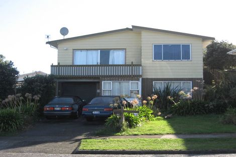 Photo of property in 24 Pennant Grove, Titahi Bay, Porirua, 5022