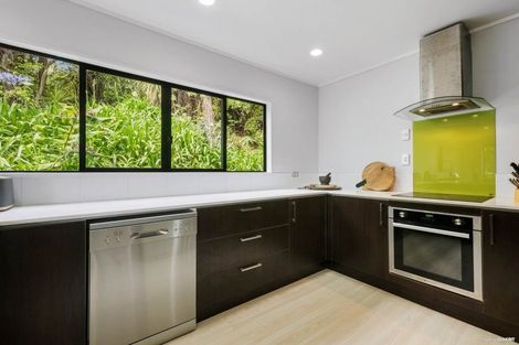 Photo of property in 6 Heatherleigh Rise, Northcross, Auckland, 0632