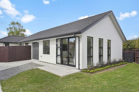 Photo of property in 8 Hurst Place, Parklands, Christchurch, 8083