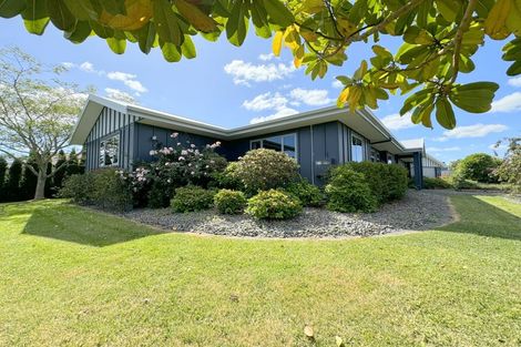 Photo of property in 1 Highgrove Place, Waipukurau, 4200