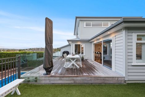Photo of property in 24 Judkins Crescent, Cockle Bay, Auckland, 2014