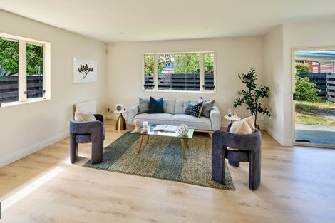 Photo of property in 2/13 Derwent Lee Grove, Epuni, Lower Hutt, 5011