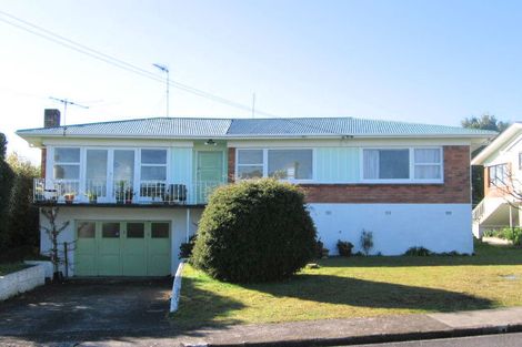 Photo of property in 33 Halberg Street, Papakura, 2110