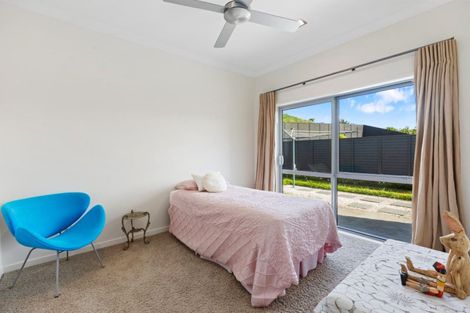 Photo of property in 22 Estuary View Road, Welcome Bay, Tauranga, 3112