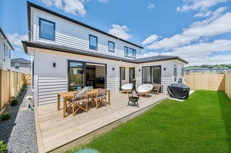 Photo of property in 11 Bunbeg Crescent, Flat Bush, Auckland, 2019