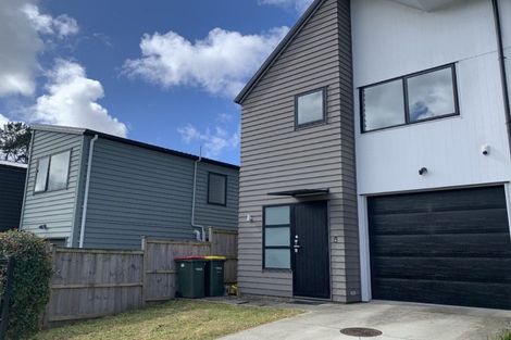 Photo of property in 1/18 Kaimai Avenue, Massey, Auckland, 0614