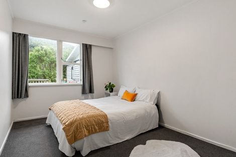 Photo of property in 5 Chaucer Way, Karori, Wellington, 6012