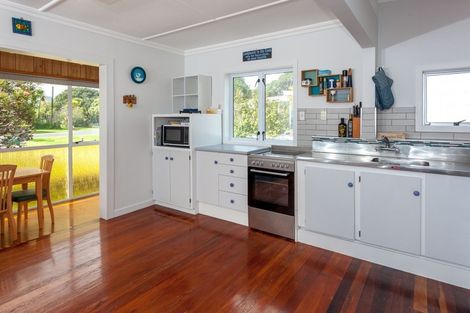 Photo of property in 159 Ocean Beach Road, Tairua, 3508