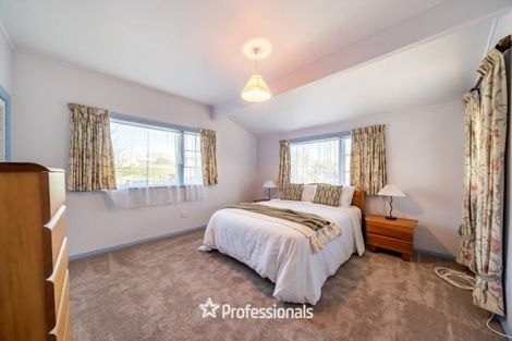Photo of property in 124 Tutere Street, Waikanae Beach, Waikanae, 5036