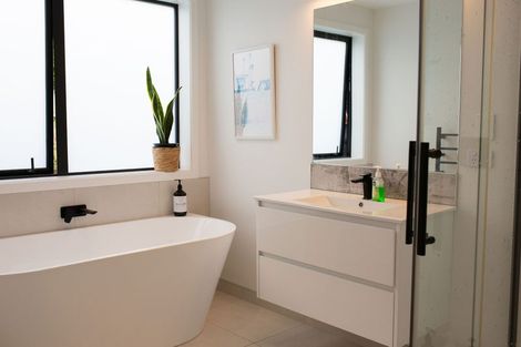 Photo of property in 35 Paetawa Road, Peka Peka, Waikanae, 5391