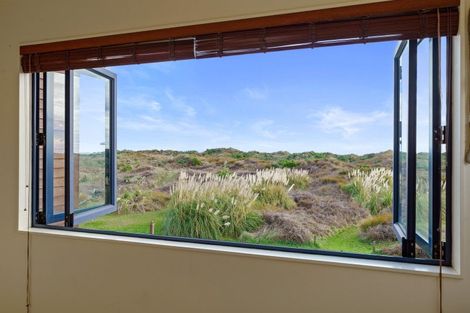 Photo of property in 80 Reay Mackay Grove, Waikawa Beach, Manakau, 5573