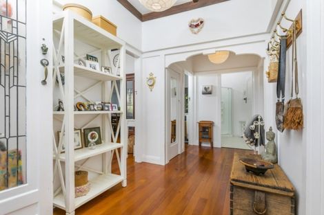 Photo of property in 23 Eversleigh Road, Belmont, Auckland, 0622