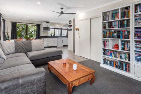 Photo of property in 27 Selwyn Road, Paihia, 0200