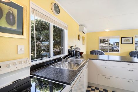 Photo of property in 50 Park Avenue, Waitarere Beach, Levin, 5510