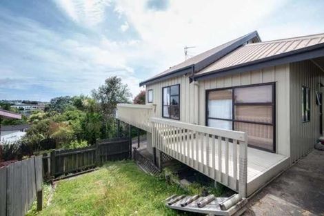 Photo of property in 386 Glenfield Road, Glenfield, Auckland, 0629