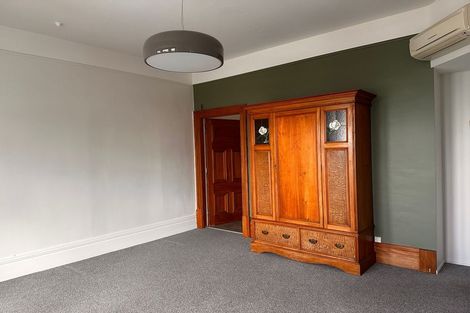 Photo of property in 186 Oriental Parade, Oriental Bay, Wellington, 6011