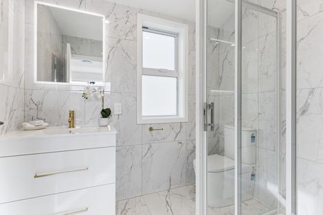 Photo of property in 1 Pinnacle Street, Seatoun, Wellington, 6022