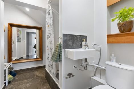 Photo of property in 11 Rangeview Road, Sunnyvale, Auckland, 0612