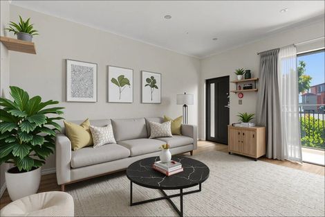 Photo of property in 2/2 Mahalo Avenue, Wiri, Auckland, 2104