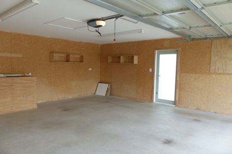 Photo of property in 19 Kakariki Grove, Waikanae, 5036