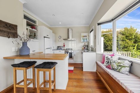 Photo of property in 9 Woburn Road, Northland, Wellington, 6012