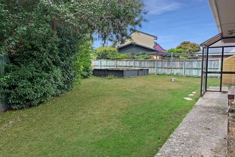 Photo of property in 17 Ostend Place, Avonhead, Christchurch, 8042