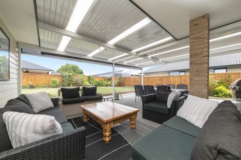 Photo of property in 26 Jelas Drive, Riverhead, 0820