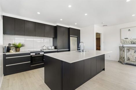 Photo of property in 28 Galaxy Drive, Mairangi Bay, Auckland, 0630