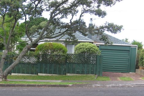 Photo of property in 1/79 Verran Road, Birkenhead, Auckland, 0626