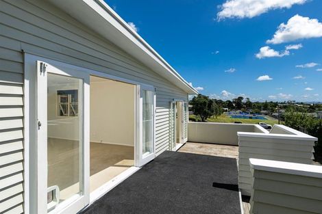 Photo of property in 14 Isobel Road, Greenhithe, Auckland, 0632