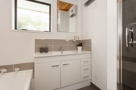 Photo of property in 30 Lees Road, Strowan, Christchurch, 8052