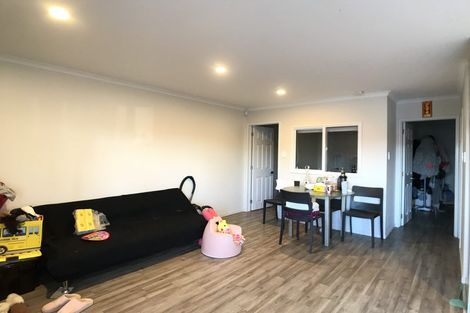 Photo of property in 1/198 Archers Road, Glenfield, Auckland, 0629