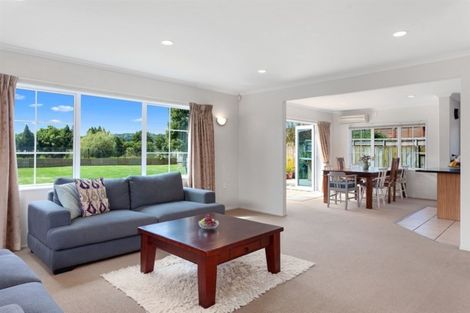 Photo of property in 33 Edgewater Grove, Whakatane, 3120