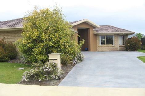 Photo of property in 1 Breton Close, Northwood, Christchurch, 8051