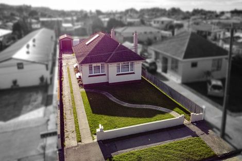 Photo of property in 12 Balmoral Street, Oamaru North, Oamaru, 9400