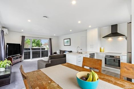 Photo of property in 12 Brookfield Road, Te Atatu Peninsula, Auckland, 0610