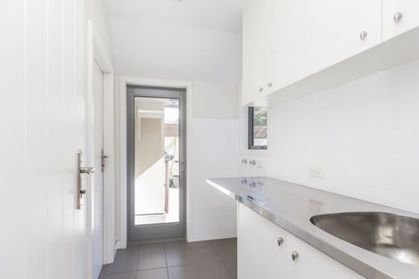 Photo of property in 9a Treasure Grove, Hataitai, Wellington, 6021