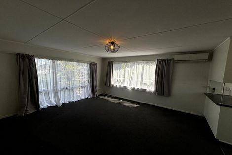 Photo of property in 31 Cumberland Street, Merrilands, New Plymouth, 4312