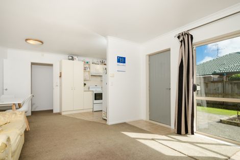 Photo of property in 114f Colwill Road, Massey, Auckland, 0614