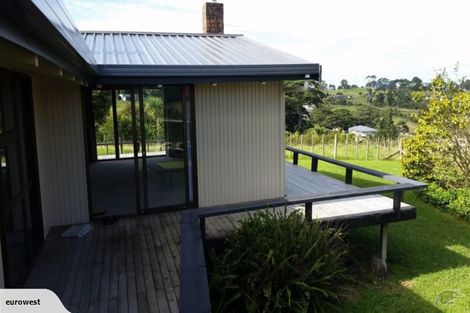 Photo of property in 34 Red Hills Road, Massey, Auckland, 0614