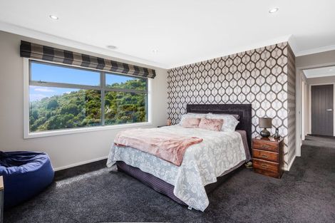 Photo of property in 13 Canary Way, Whitby, Porirua, 5024