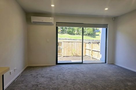 Photo of property in 11 Seymour Road, Sunnyvale, Auckland, 0612