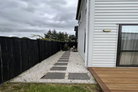Photo of property in 10 Fjord Way, Karaka, Papakura, 2113