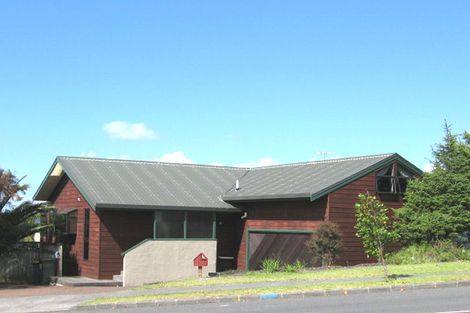 Photo of property in 1 Matisse Drive, West Harbour, Auckland, 0618